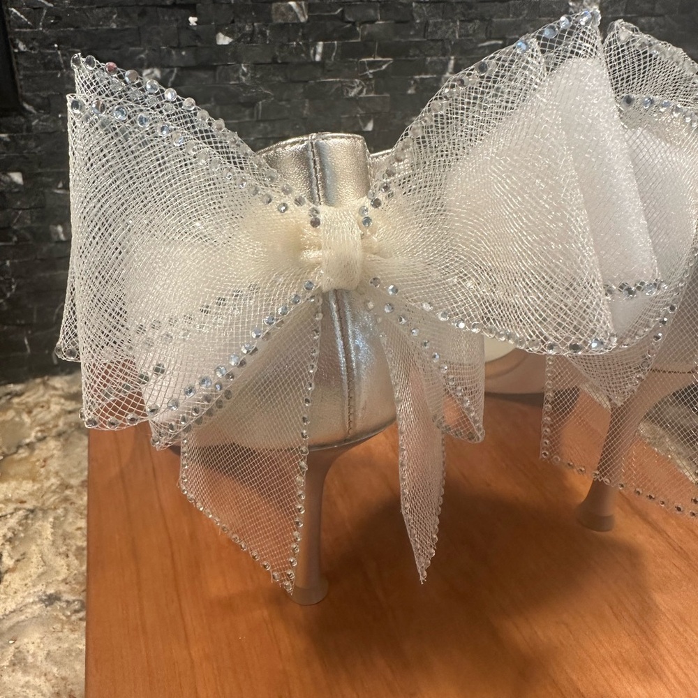 Deltan Abbie Bow Heels Size 8.5 Wedding Prom Champagne Sandals Tulle Rhinestone